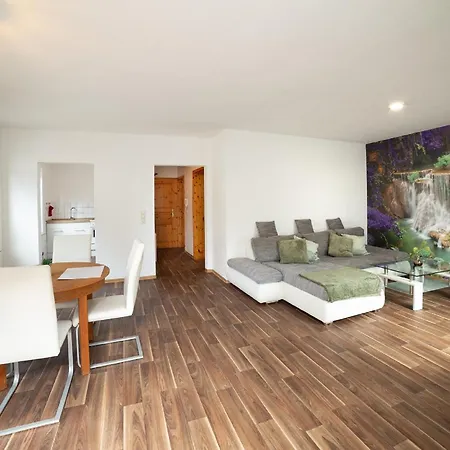 Haus Haas Zimmer&fewo Лауда-Кёнигсхофен